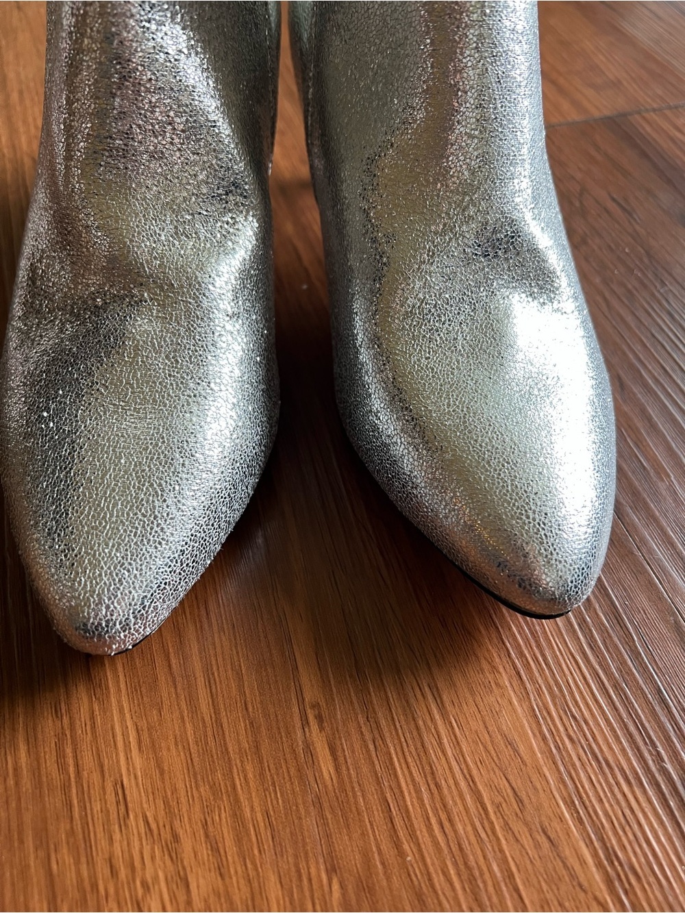 XOXO Kyrie Silver Metallic Ankle Booties Size 6.5 New - Picture 3 of 11